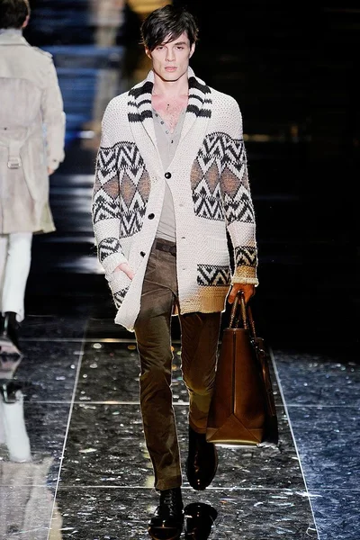 Look 27